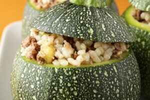 Calabacines rellenos: receta fácil con carne molida y arroz