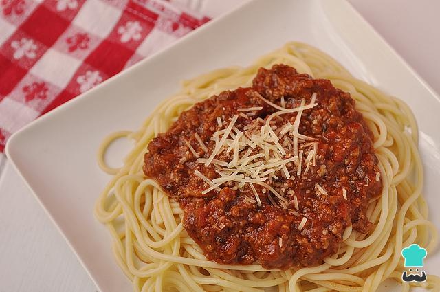 deliciosos-espaguetis-con-carne-molida-una-receta-facil-y-sabrosa